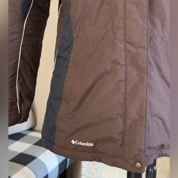 Columbia • Winter Coat - Picture 3 of 15